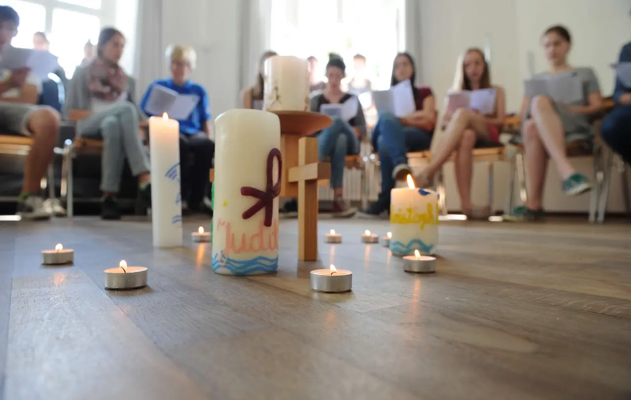 Die Auseinandersetzung mit dem christlichen Glauben gehört in Maulbronn und Blaubeuren dazu.