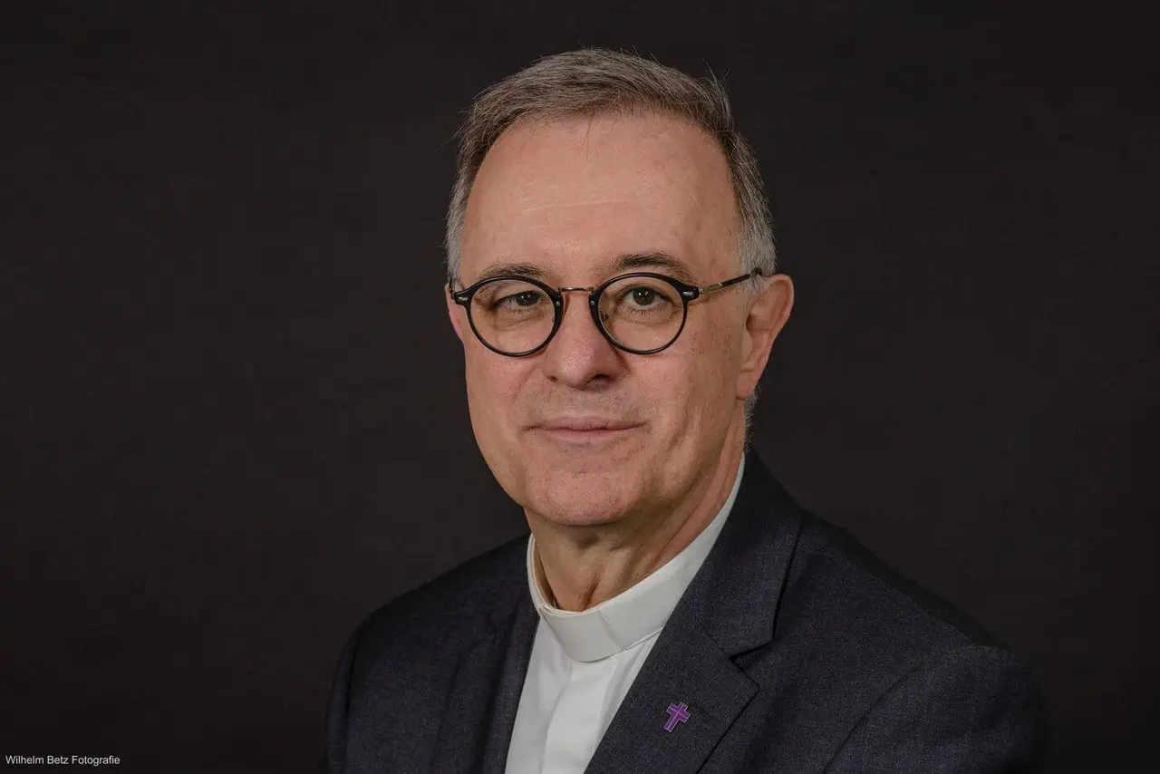 „Es ist noch Zeit, etwas von dem zurück zu geben, was wir bekommen haben", betonte July in Magdeburg.