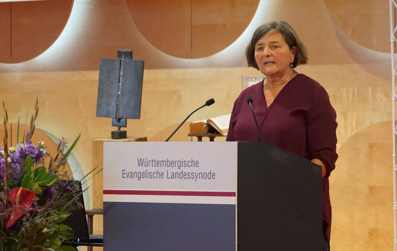 Ursula Kress bei ihrem Bericht.