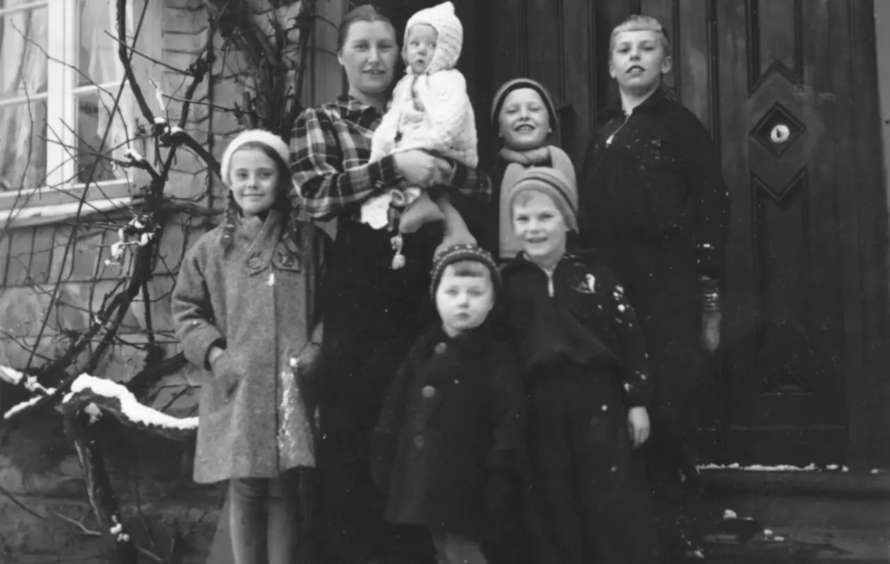 Margarete Schneider mit ihren Kindern - dieses Foto schickte sie Weihnachten 1937 an ihen Mann ins KZ Buchenwald. Es hat ihn nie erreicht.