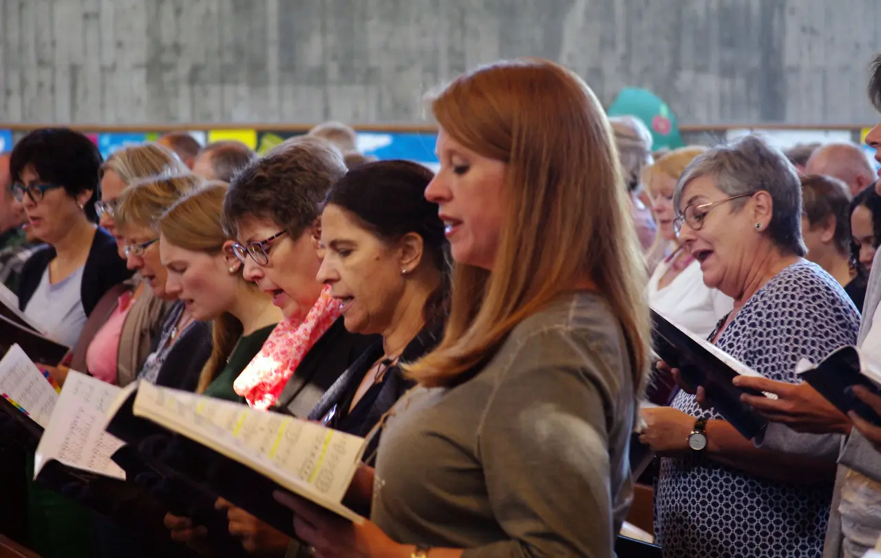 Die meisten Sängerinnen und Sänger, die im Januar an den beiden Musical-Aufführungen von "Martin Luther King" in Ludwigsburg mitwirken, sind auch in Kirchenchören aktiv. Unser Archivfoto zeigt eine Probenszene in der Bonhoeffer-Kirche in Stuttgart-Fasanenhof.