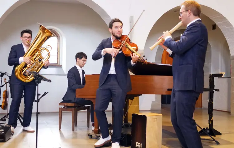 Die „Hanke Brothers“ gestalten des Gottesdienst musikalisch (Archivfoto).