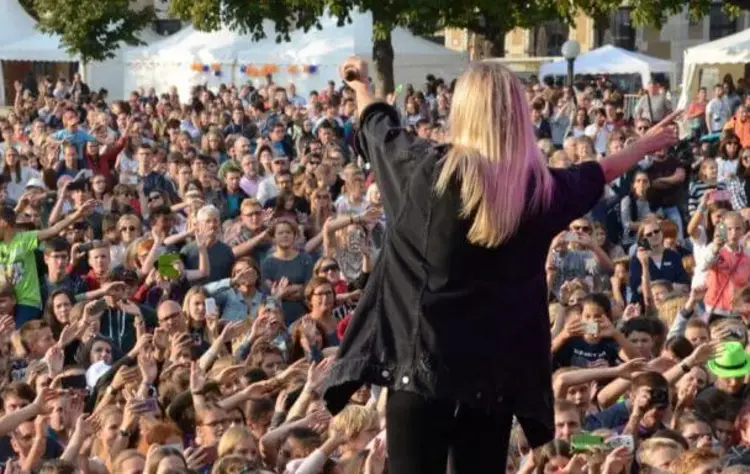 "Durch der Zusammenarbeit mit anderen ist viel Bewegung entstanden", sagt Kohler-Weiß. Zum Beispiel beim Festival "Da ist Freiheit..." auf dem Stuttgarter Schlossplatz.