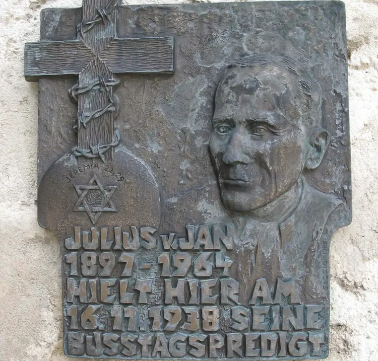 Gedenktafel für Julius von Jan in Oberlenningen.