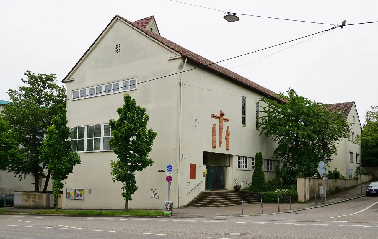 Die Stuttgarter Brenzkirche galt einmal als beeindruckendes Beispiel Neuen Bauens. Davon ist heute kaum mehr etwas zu sehen. Das könnte sich ändern.