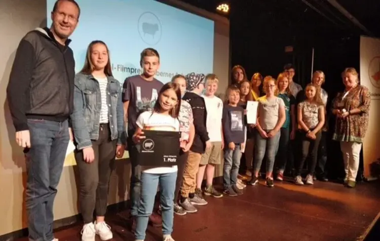 Freude bei den „Filmemachern" der Evangelischen Kirchengemeinde Ketsch: Ihr Wettbewerbsbeitrag „Zack" hat den ersten Preis beim „Silbernen Schaf" geholt.