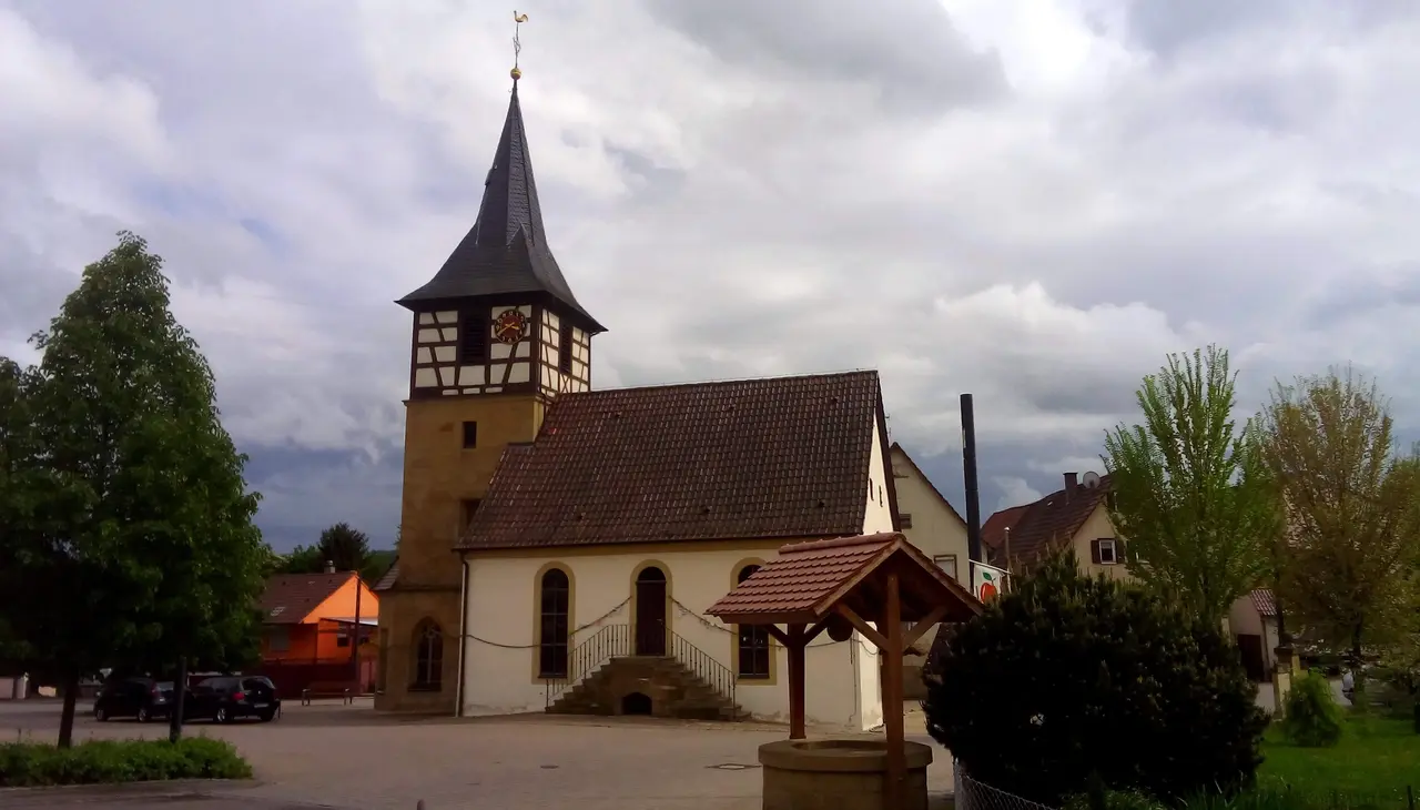 Die Leonhardskirche in Gellmersbach ist  „Kirche des Monats April 2024“.