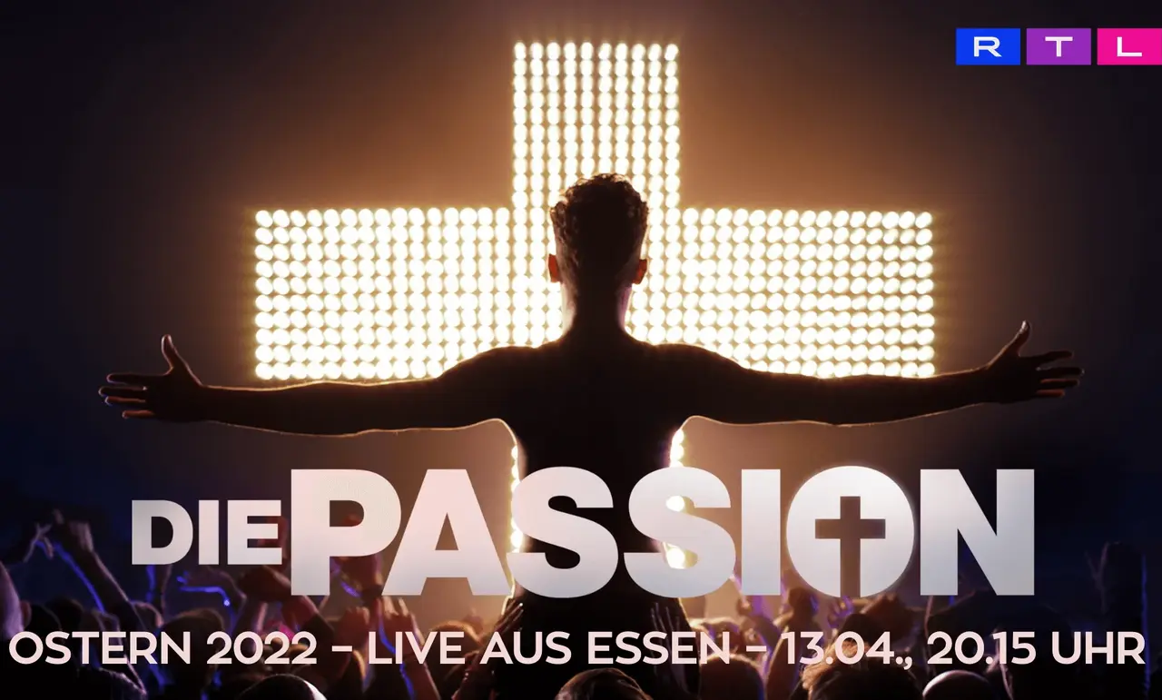 In der Karwoche wird bei RTL „Die Passion“ als große TV-Musik-Show gezeigt. In Gemeinden kann das Spektakel mithilfe von Materialien gemeinsam geschaut werden.