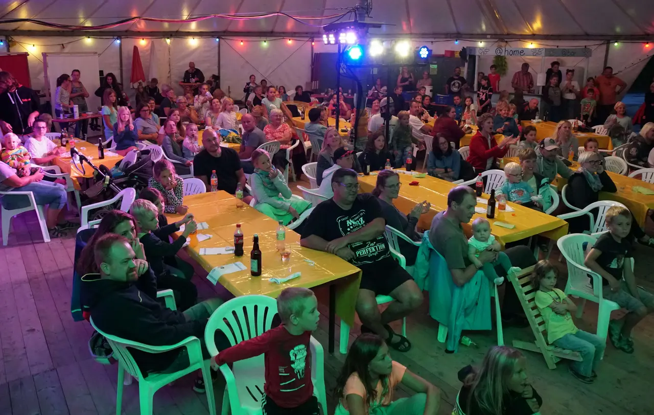 Fest im Kirchzelt - Zeit und Raum für Begegnung, Gespräch, Besinnung