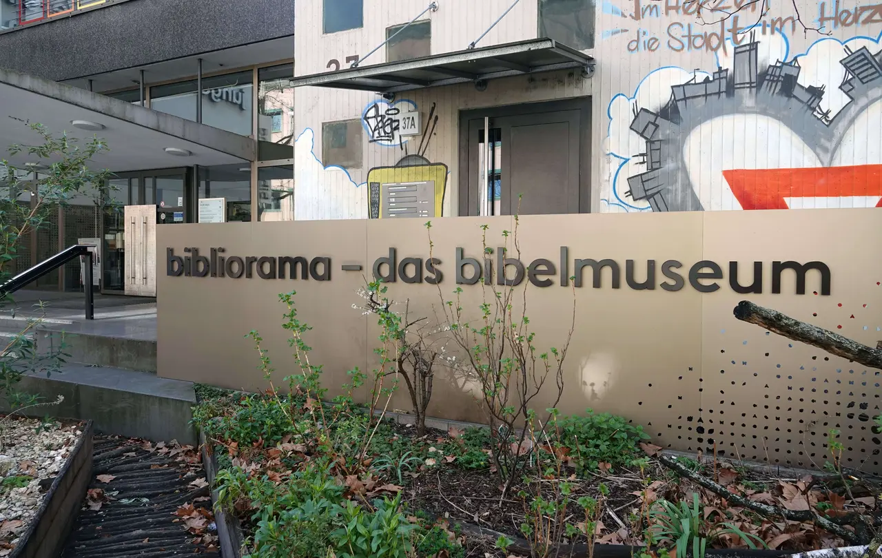 Das Bibelmuseum „bibliorama“ in der Stuttgarter Büchsenstraße nimmt wieder den vollständigen Museumsbetrieb auf.