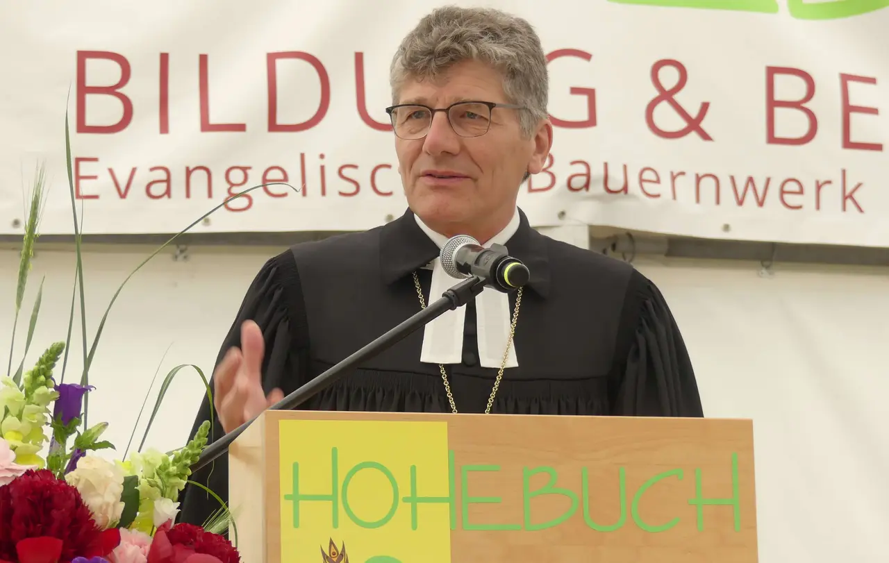 Zum Gottesdienst mit Landesbauernpfarrerin Sabine Bullinger und Landesbischof Ernst-Wilhelm Gohl war das Festzelt gut gefüllt. In seiner Predigt zu 1. Mose 8,22 ging der Landesbischof auf den Rhythmus des Lebens ein.