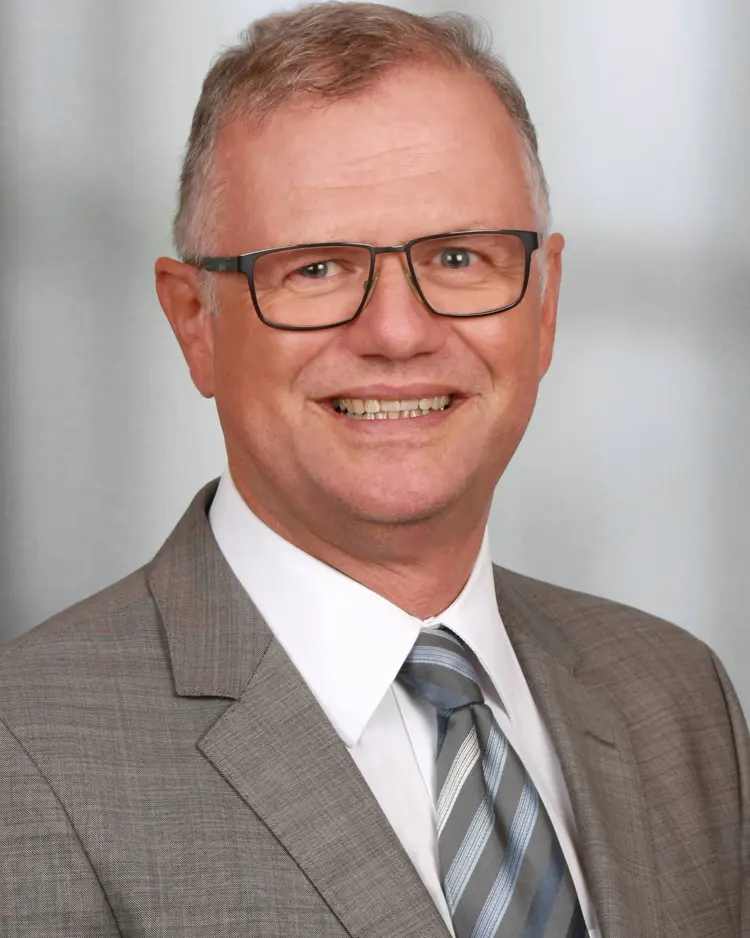 Pfarrer Steven Häusinger