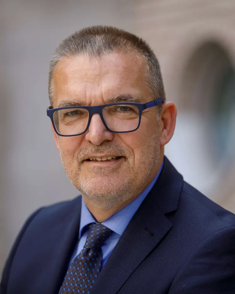 Oberkirchenrat Dr. Norbert Lutz ist Vorsitzender der Schulstiftung der Evangelischen Landeskirche in Württemberg.