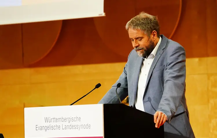 Prof. Dr. Martin Plümicke.