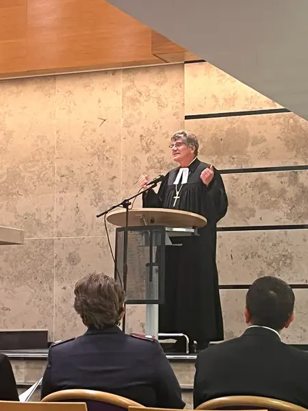 Landesbischof Ernst-Wilhelm Gohl bei der Predigt zur Aufnahme der NAK.