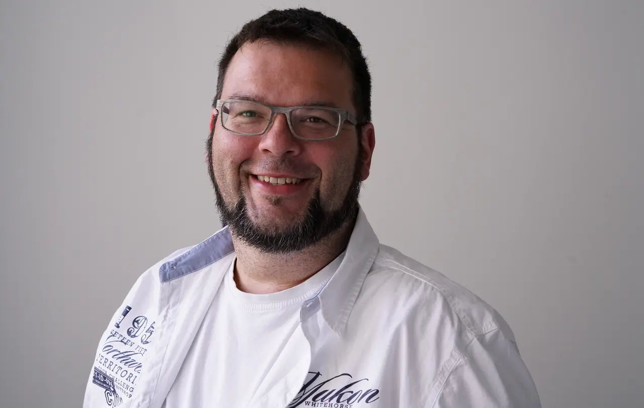 Pfarrer Thorsten Eißler erinnert in seiner Andacht an das erste Pfingstfest und zieht Parallelen zu Corona.