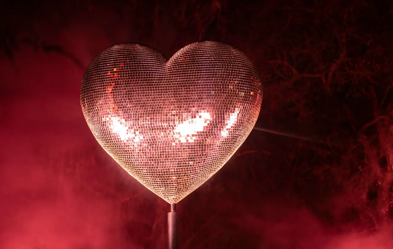 Viele Kirchengemeinden in Württemberg bieten zum Valentinstag für Liebende die Möglichkeit, sich segnen zu lassen.