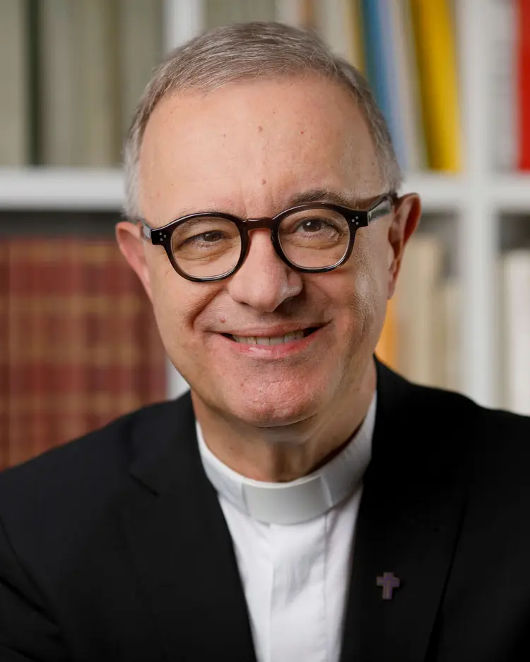 Landesbischof Dr. h. c. Frank Otfried July hat Gäste aus aller Welt zur ersten ökumenischen Viste nach Württemberg eingeladen.