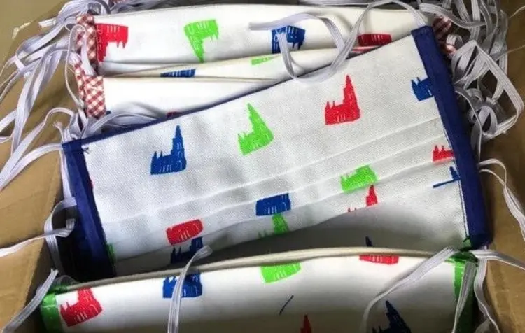 Großes ganz klein: Mit der Münster-Maske können Fans ihre Lieblingskirche immer bei sich haben.