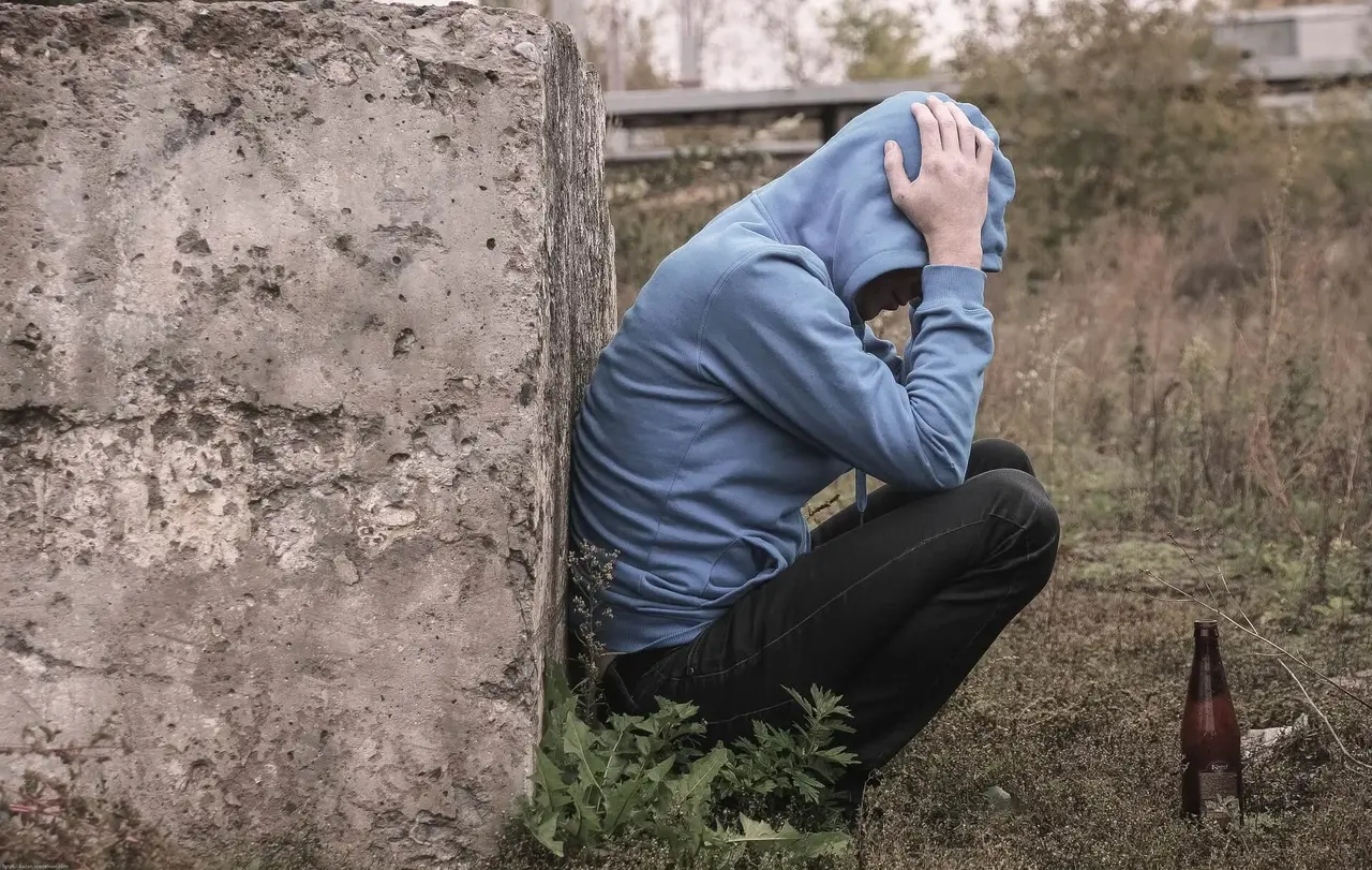 Menschen mit Suchterkrankungen können sich jetzt anonym online beraten lassen.