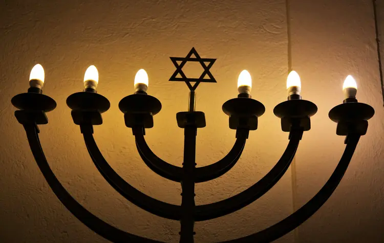 Der siebenarmige Leuchter ist ein Symbol des Judentums.