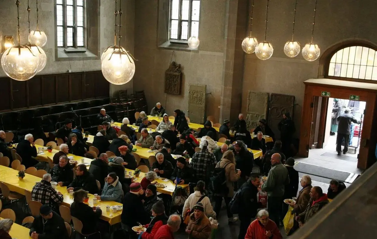 Die Mutter aller Vesperkirchen ist die Stuttgarter Leonhardskirche.
