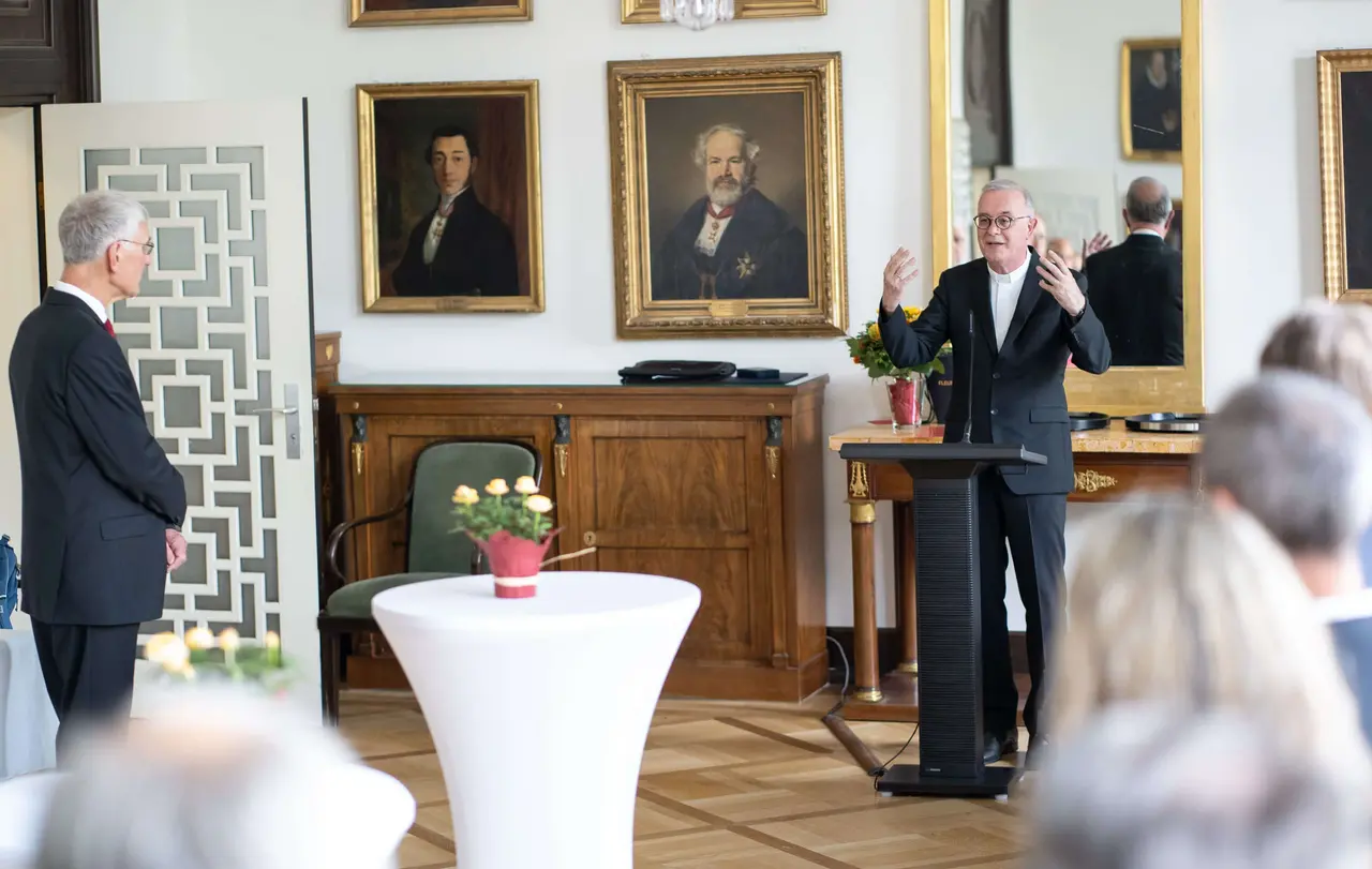 Bundesverdienstkreuz-Verleihung an Prof. Dr. Hans-Joachim Eckstein