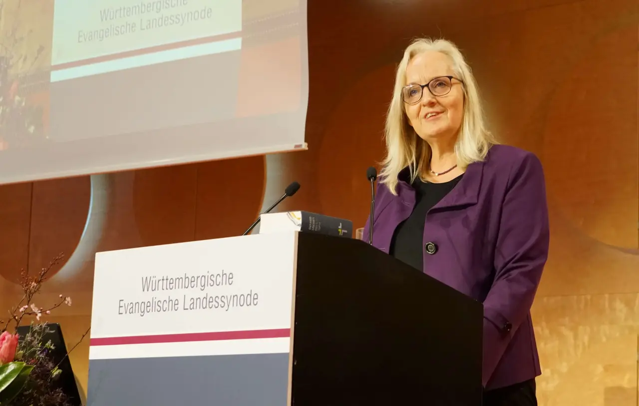 Für den Gesprächskreis Offene Kirche sprach Pfarrerin Yasna Crüsemann.