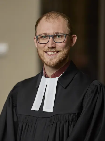 Pfarrer Simon Melchinger, Ordinationsfeier in der Stiftskirche Stuttgart in Februar 2025 Pfarrer Simon Melchinger, Ordinationsfeier in der Stiftskirche Stuttgart in Februar 2025