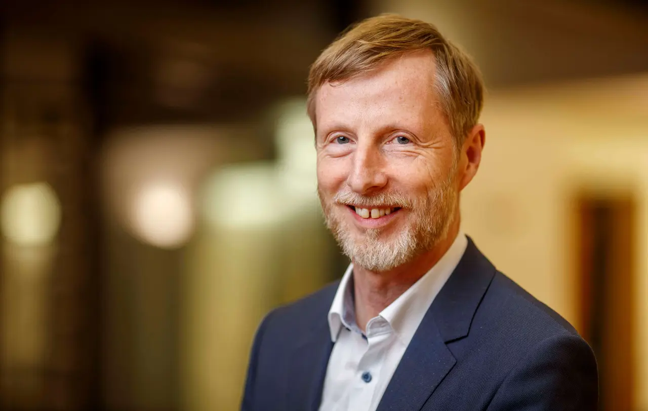 Pfarrer Johannes Eißler hat viel Erfahrung mit Technik im Gemeindeleben.