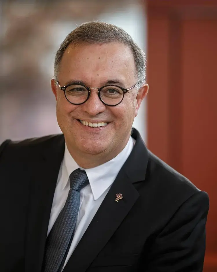 Landesbischof Dr. h. c. Frank Otfried July freut sich, dass bald wieder Gottesdienste möglich werden - weist aber auch auf die Verantwortung der Gemeinden hin.