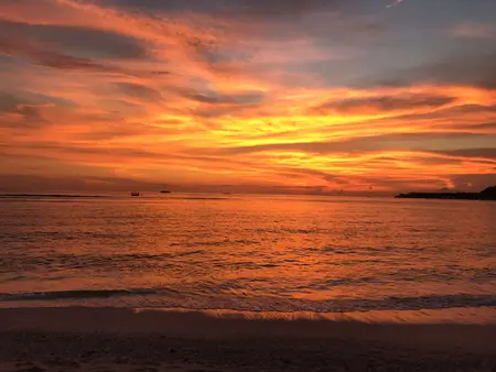 Sonnenuntergang auf der Insel Gili Meno.
