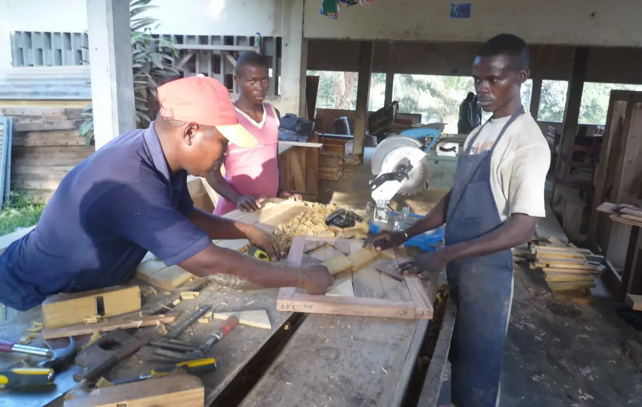 Auch im Bereich der Holzbe- und -verarbeitung bietet Agerto Ausbildungen an.