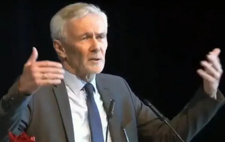 Der badische Landesbischof Jochen Cornelius-Bundschuh am Montag während der EKD-Synode in Dresden.