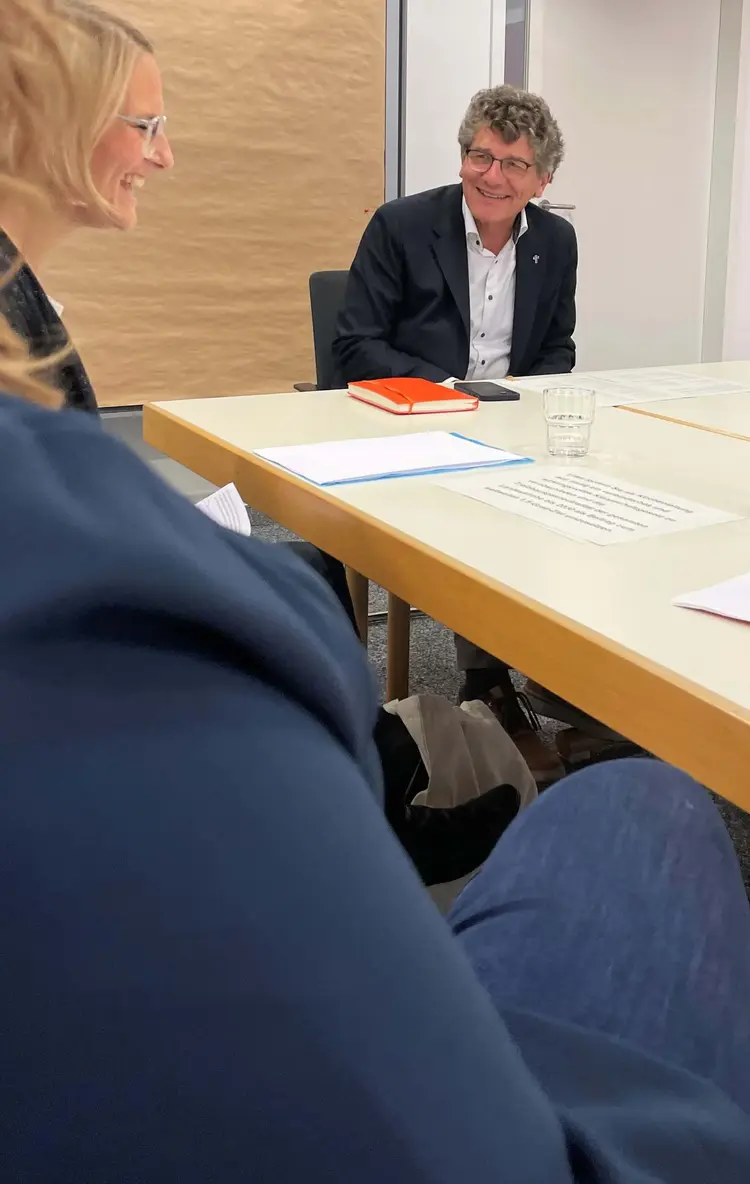 Landesbischof Gohl sagte, es gebe in der Kirche eine große Offenheit beim Thema Klimaschutz und erklärte: „Da wir auch in der Kirche in demokratischen Strukturen agieren, müssen wir werben und alles dafür tun, damit der Klimaschutz gelingt.“