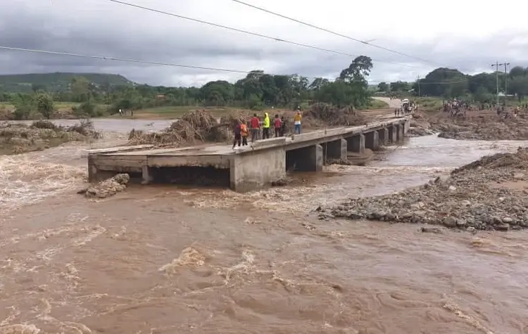 Starke Überschwemmungen in Mosambik und Simbabwe nach Zyklon Idai