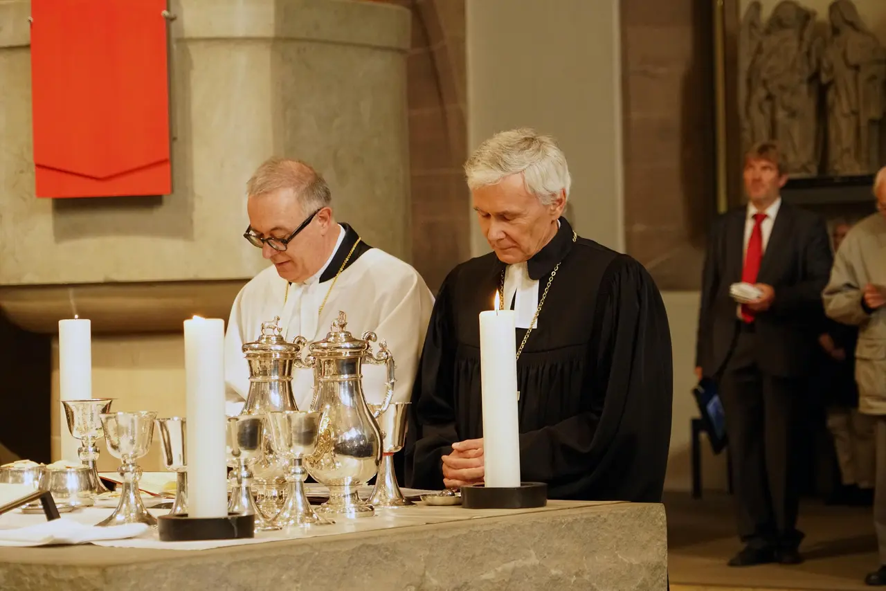 Landesbischof Dr. h. c. Frank Otfried July (Württemberg) und Landesbischof Prof. Dr. Jochen Cornelius-Bundschuh (Baden)