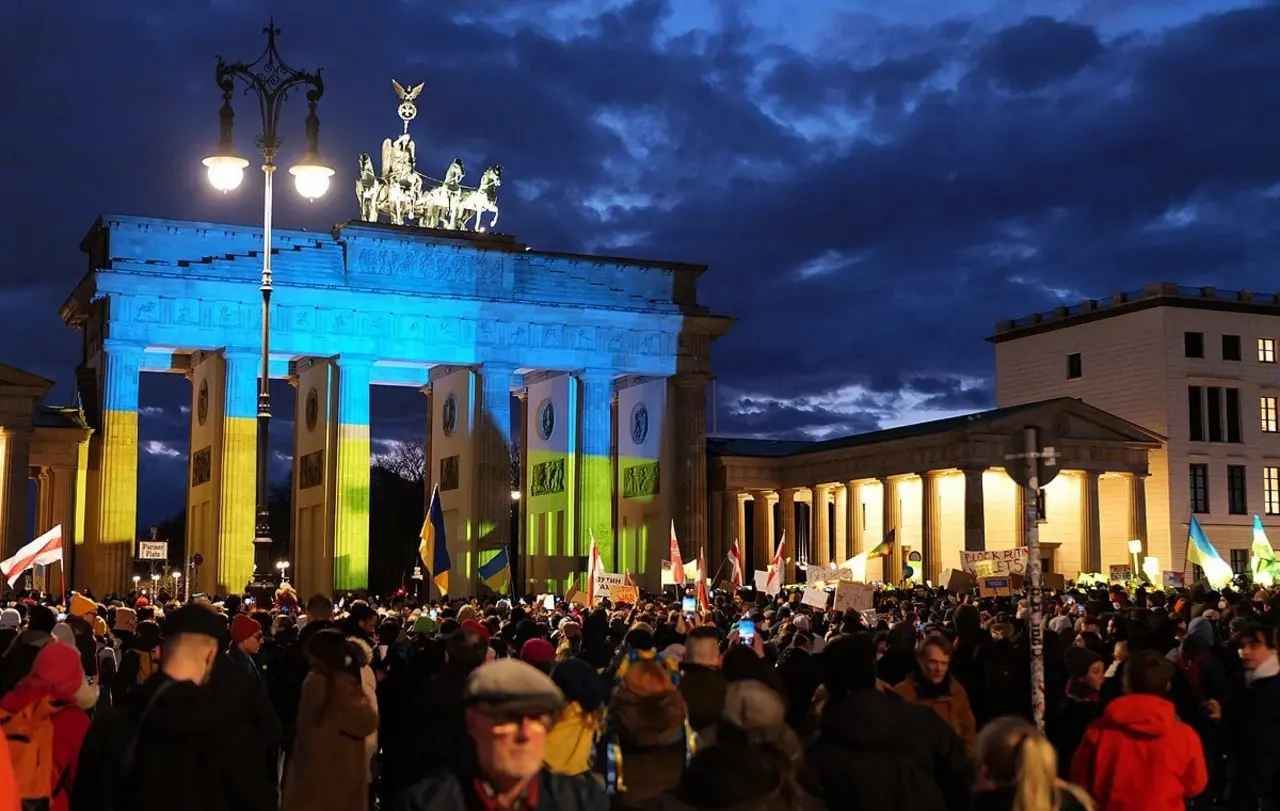 Anti-Kriegs-Demonstration in Berlin - welche Lieder heifen uns heute, unsere Kriegssorgen auszudrücken?