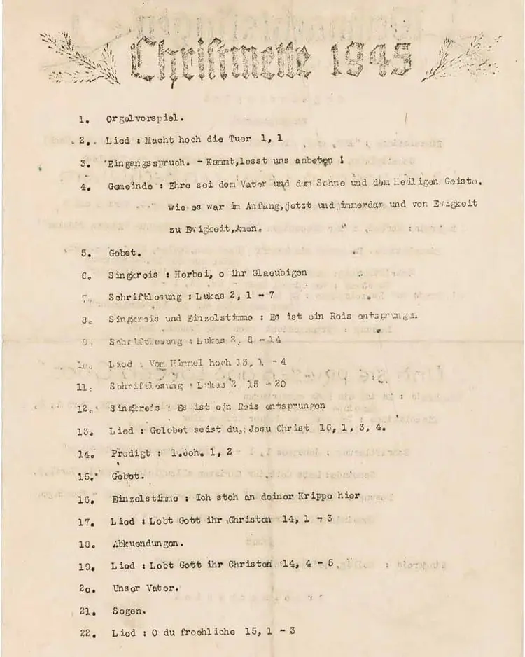 Ablauf einer Christmette in einem Kriegsgefangenenlager 1945 - natürlich mit „O du fröhliche“.