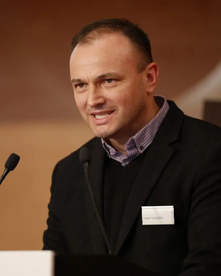 Pfarrer Péter Szeghljanik
