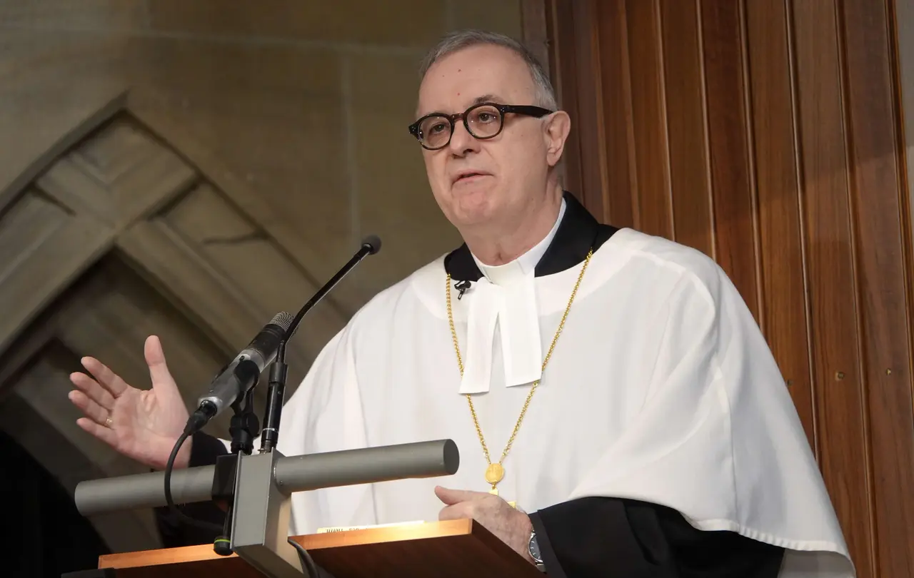 Landesbischof Dr. h. c. Frank Otfried July während seiner Predigt beim Eröffnungsgottesdienst der 16. Landessynode.