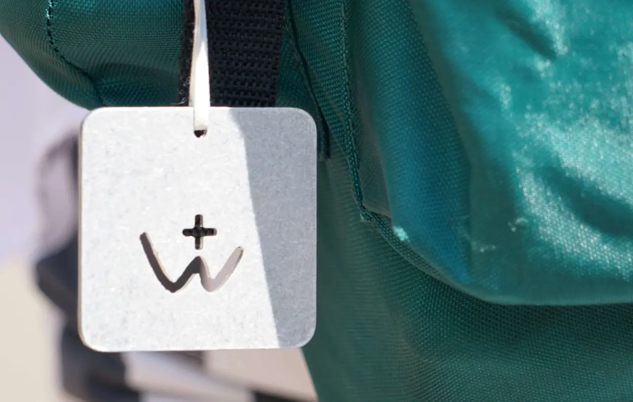 Heiligs Blechle modern. Mit dem Emblem des Brenzweges. Das bekommen Pilgernde auf dem gleichnamigen Weg überreicht.