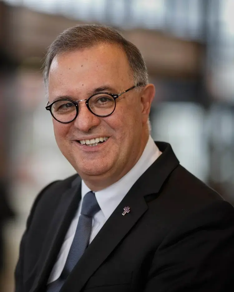 Seit 1. September 2005 ist Frank Otfried July Landesbischof der Evangelischen Landeskirche in Württemberg.