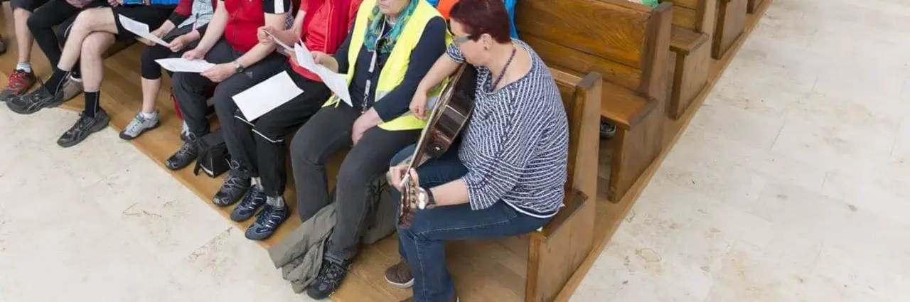 In der Stuttgarter Rosenbergkirche haben die Radfahrer für ihre Reise noch Kraft getankt.
