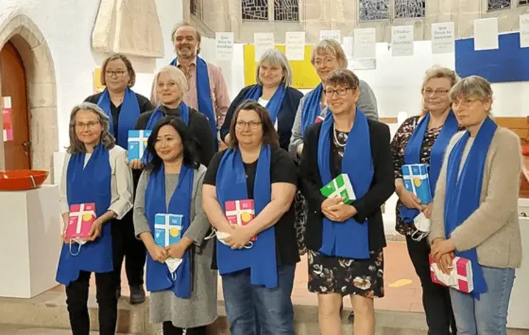 Die Fortbildung dient dazu, dass Mitarbeitende in stationären Einrichtungen Andachten halten können. Hier die ersten Absolvierenden des Kurses.