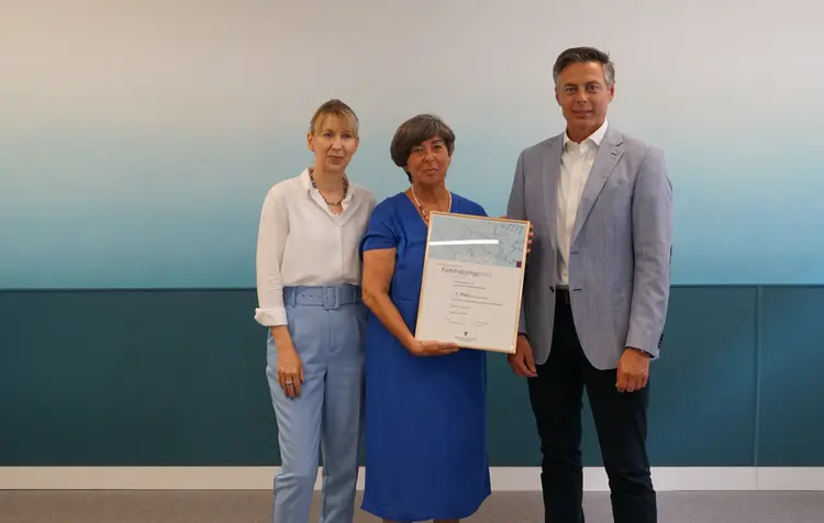 v.l. Annette Lehmberg und Heike Ludwig (Hildrizhausen) sowie David Pätzold (Curacon Wirtschaftsprüfungsgesellschaft)