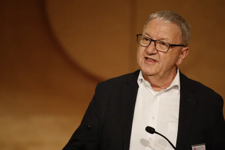 Hellger Koepff, Vorsitzender des Theologischen Ausschusses Hellger Koepff, Vorsitzender des Theologischen Ausschusses