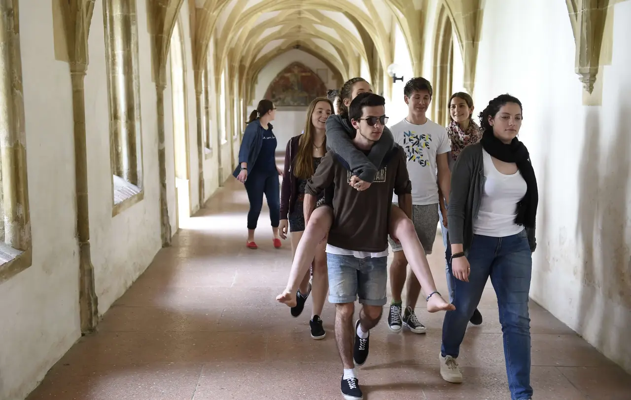 Moderne Schule in alten Mauern: Im Blaubeurer Seminar werden etwa 25 Schülerinnen und Schüler pro Jahrgang unterrichtet.