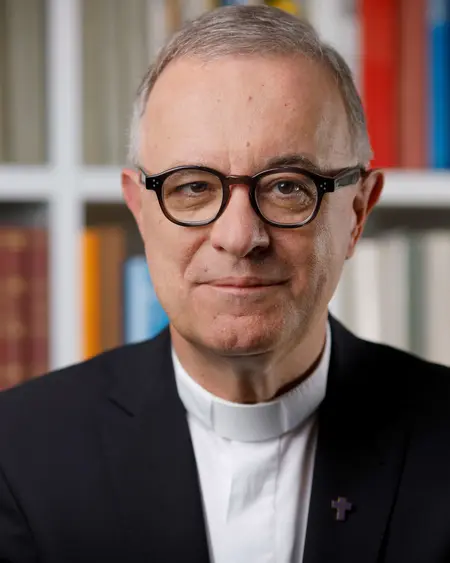 Landesbischof July zog in seinem Grußwort eine Verbindung zwischen dem Motto des Wettbewerbs und dem diakonischen Wirken der Kirche.