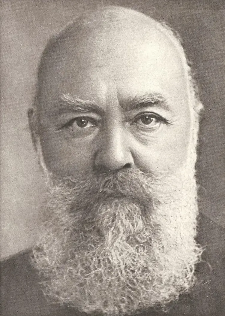 Der evangelische Pfarrer und SPD-Politiker Christoph Blumhardt, aufgenommen im Alter von etwa 75 Jahren.